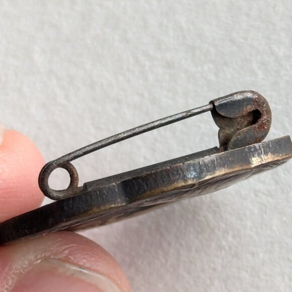 Antique 1926 Huguenin Locle Memorial Pin brooch National Day of Switzerland - Picture 7 of 7